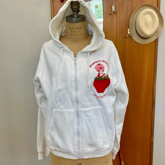 strawberry shortcake Tops - Vintage 2002 Strawberry Shortcake Doll White Hoodie Sweater - L